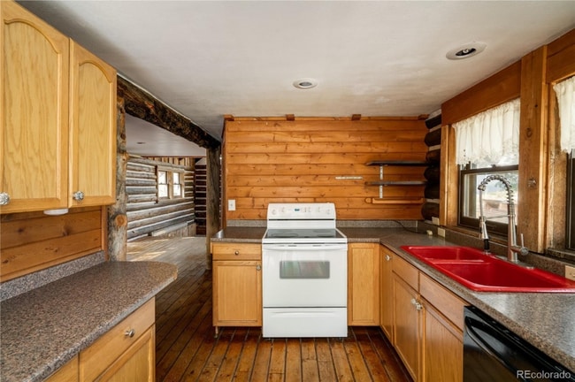 Building Photo - 28620 Yellowjacket Dr