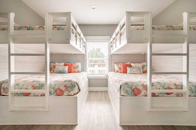 Building Photo - 939 Palm Ridge Dr