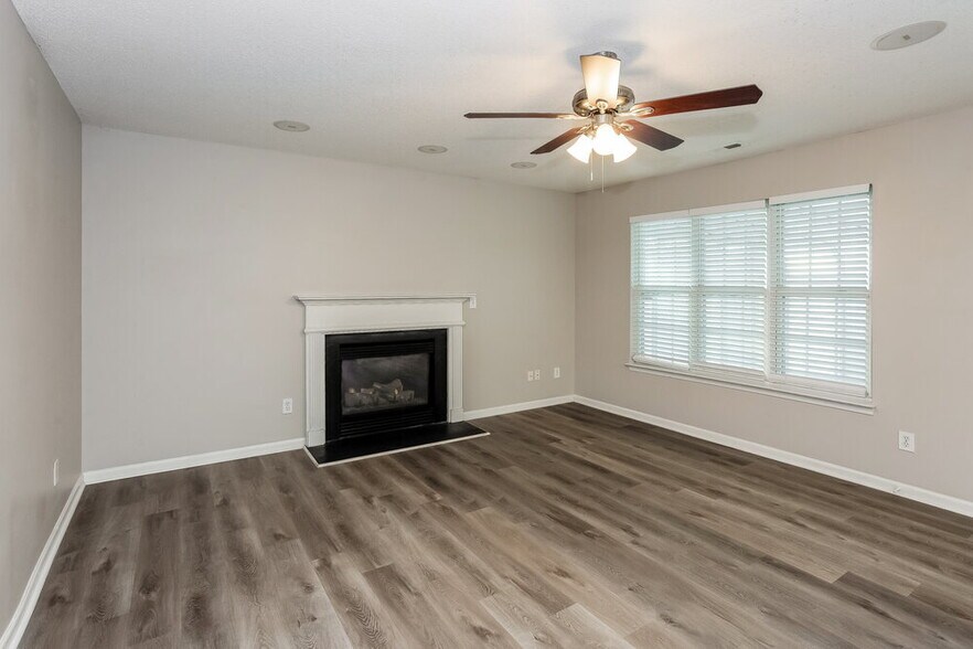 Building Photo - 4924 Rosena Dr