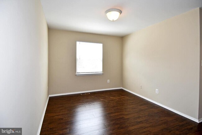 Building Photo - 1209 Marton St