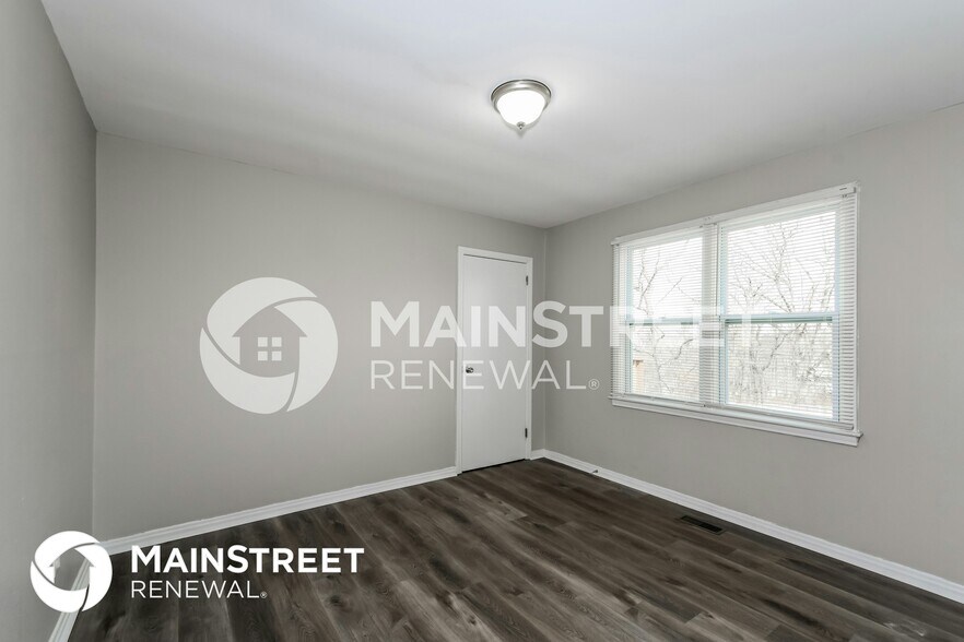 Building Photo - 5256 Skyline Ct