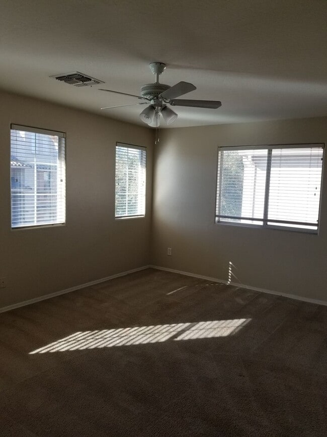Building Photo - Spacious 3BD Home Near Downtown Phoenix & Major Freeways