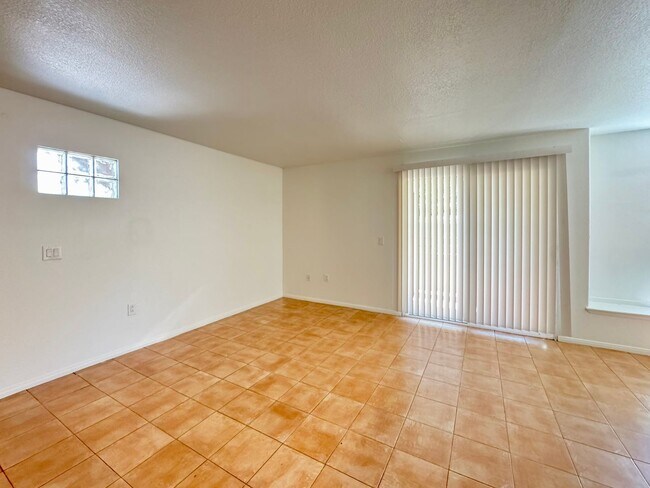 Building Photo - 3145 E Flamingo Rd