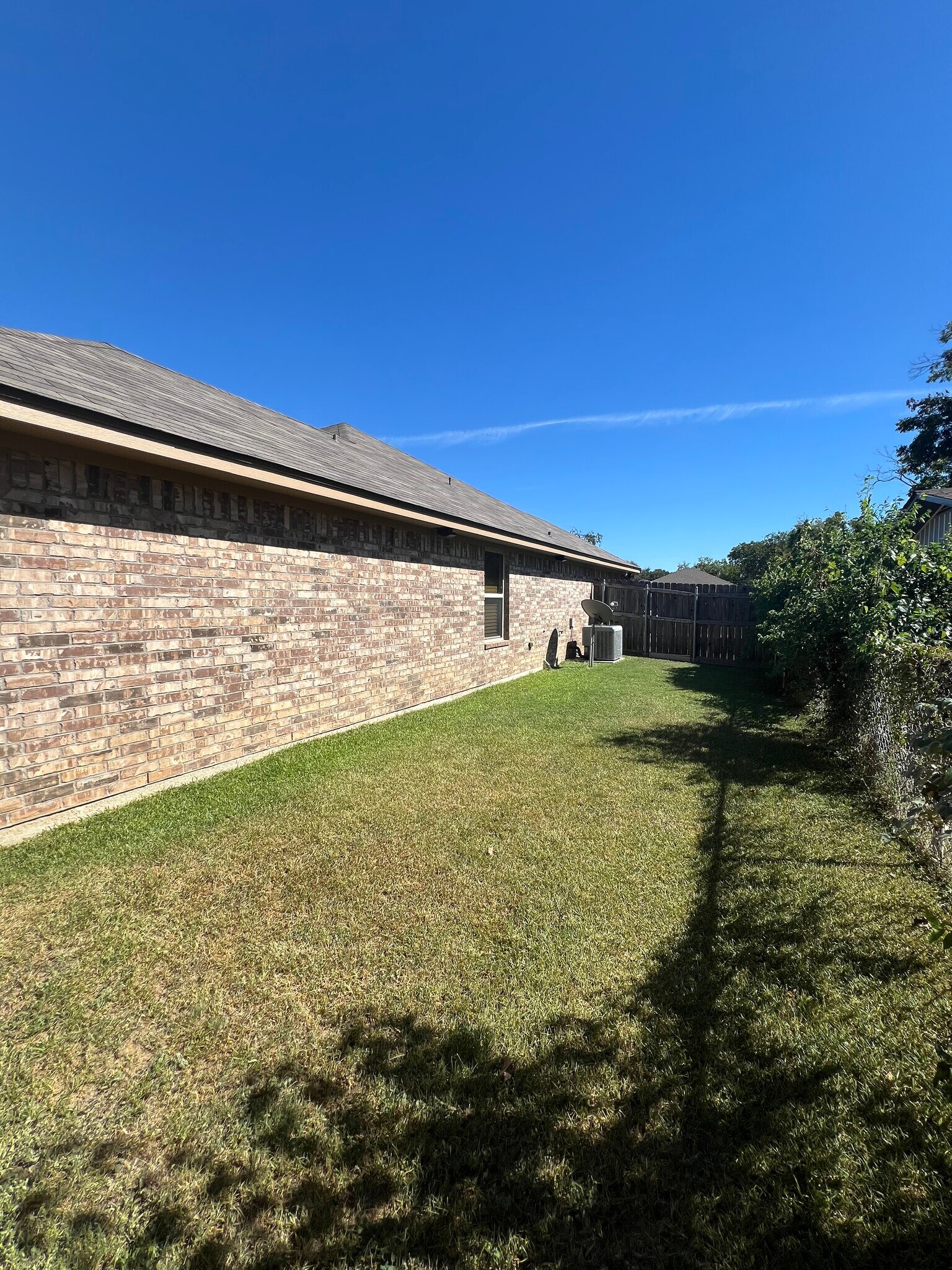 Building Photo - 306 Lux Dr