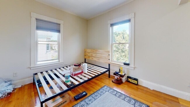 Building Photo - 111 Magoun Ave