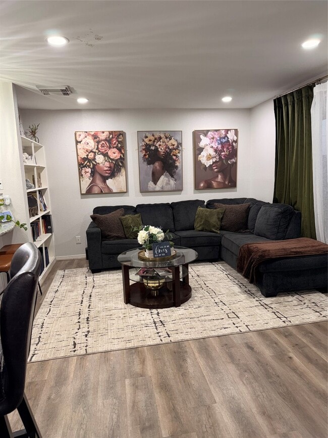 Building Photo - 3600 Jeanetta St