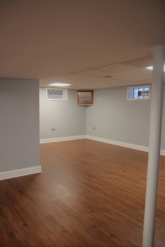 Building Photo - 5721 N Northcott Ave