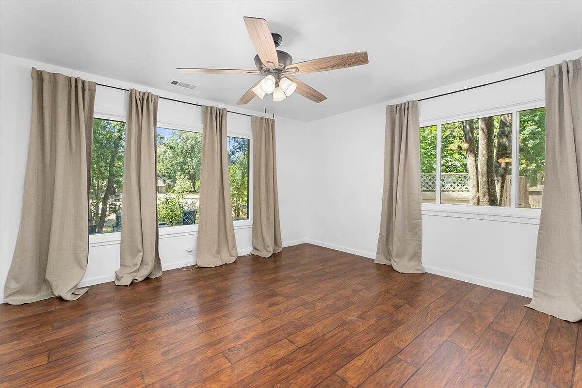 Building Photo - 2551 S Waverly Ave