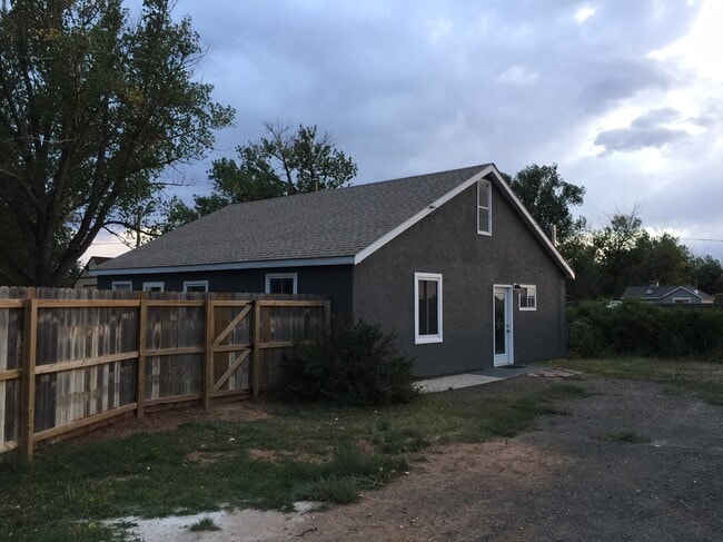 Primary Photo - 1575 Riverside Dr