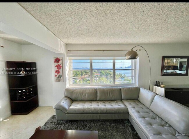 Building Photo - 7904 West Dr