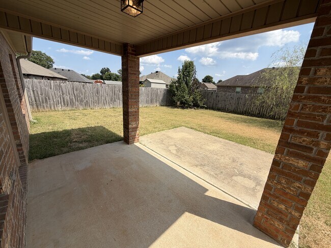 Building Photo - 1417 Puritan Dr