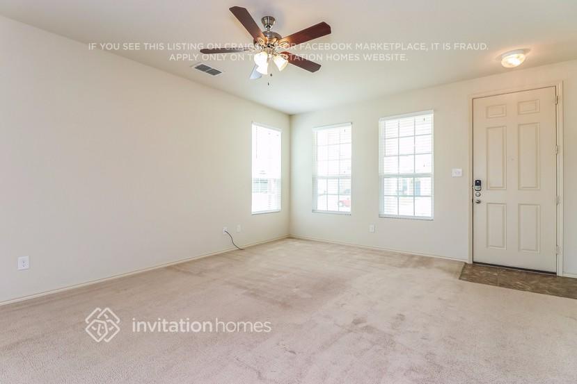 Building Photo - 2300 Bray Village Dr