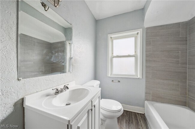 Building Photo - 3740 E 151st St