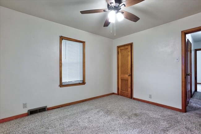 Building Photo - Single Family Home - Menomonie