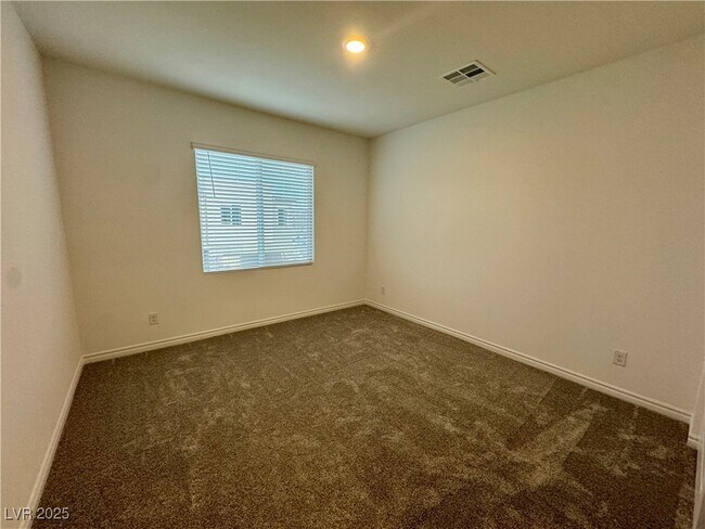 Building Photo - 337 Laurel Peak Dr