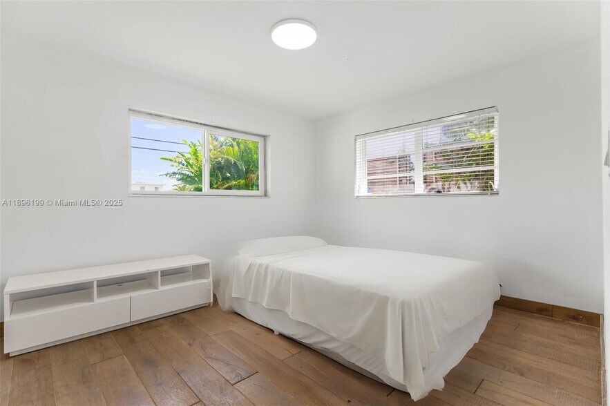 Building Photo - 8220 Hawthorne Ave