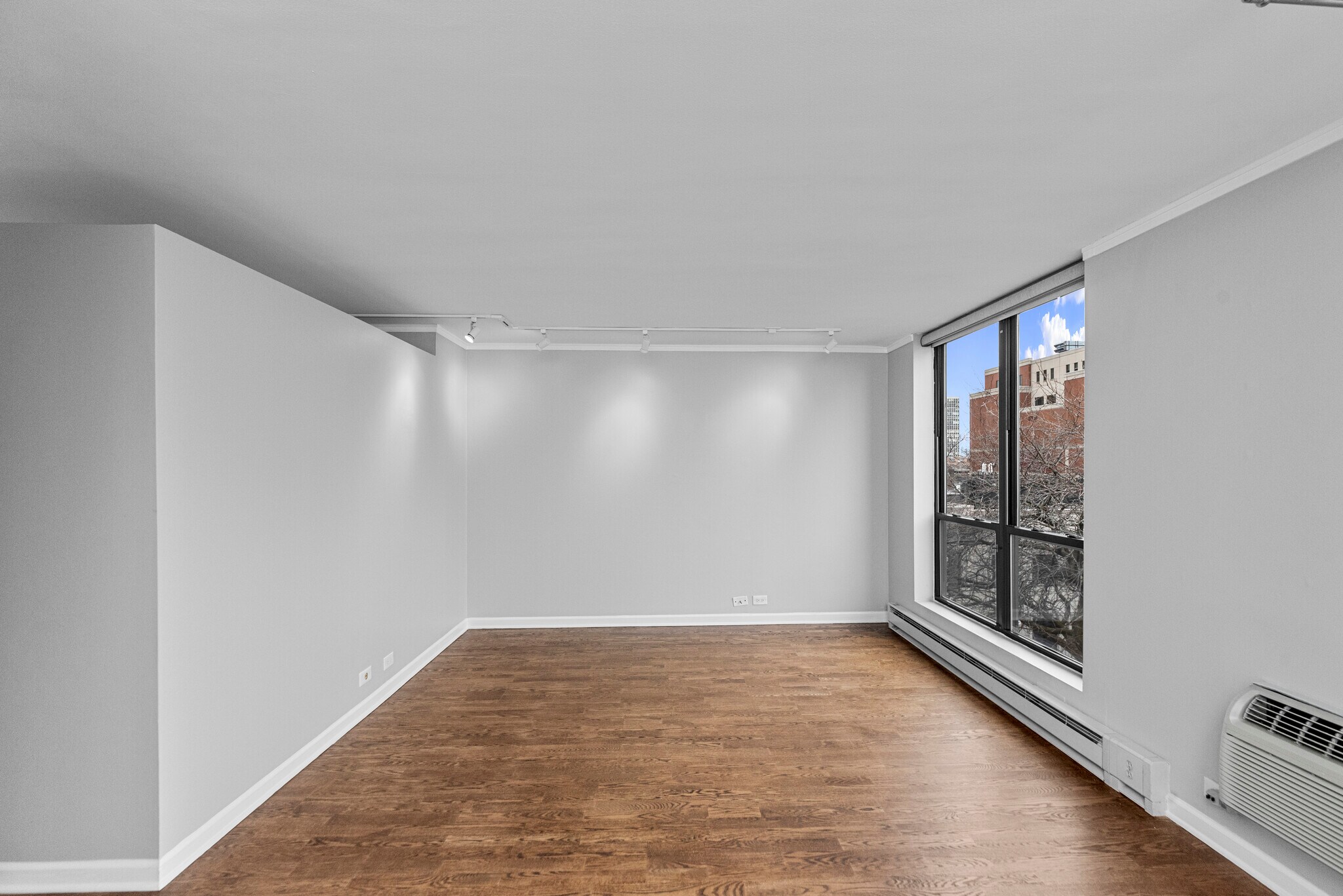 Building Photo - 2600 N Hampden Ct