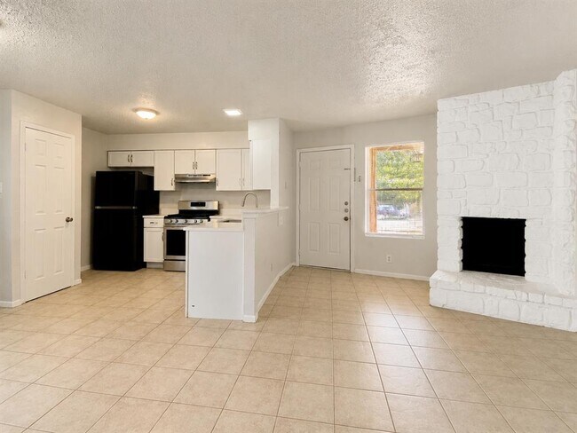 Building Photo - 2300 Cedrick Cove