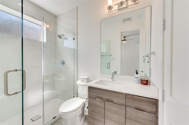 Building Photo - 2235 Lovedale Ave