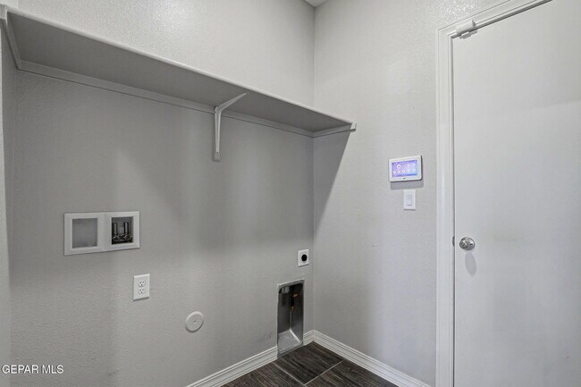 Building Photo - 4717 Christian Azcarate St