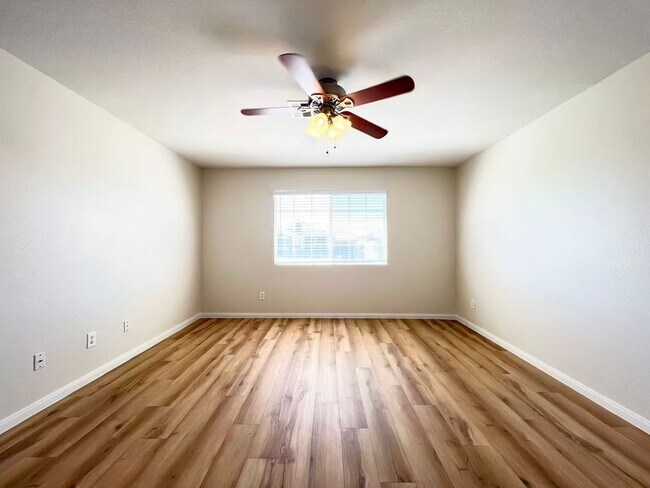 Building Photo - 9924 Antelope Canyon Ave