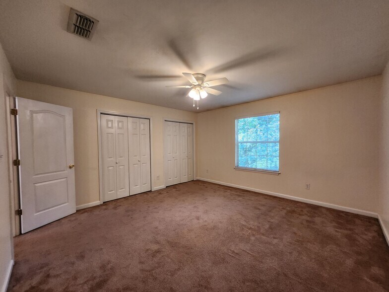 Building Photo - 2388 Hartsfield Way