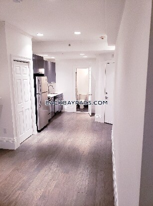 Primary Photo - 270 Newbury St