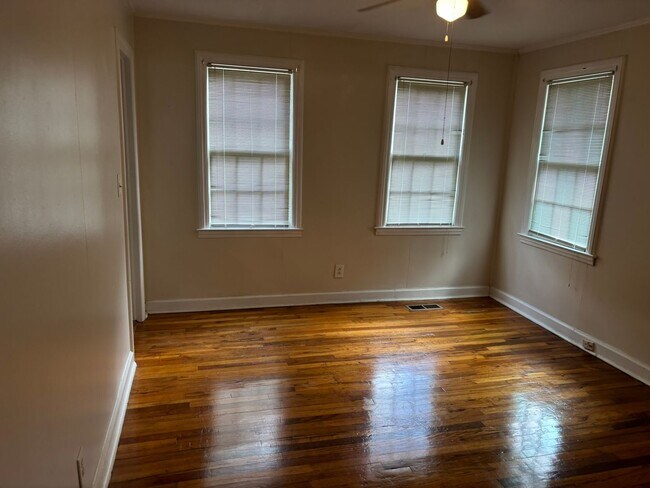 Building Photo - 1814 17th Ave
