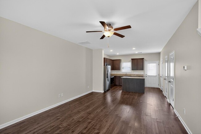 Building Photo - 1023 Glen Marcus Dr