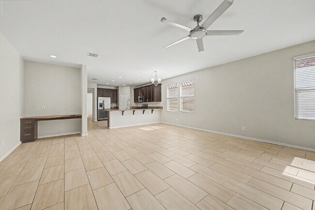 Building Photo - Glendale Home