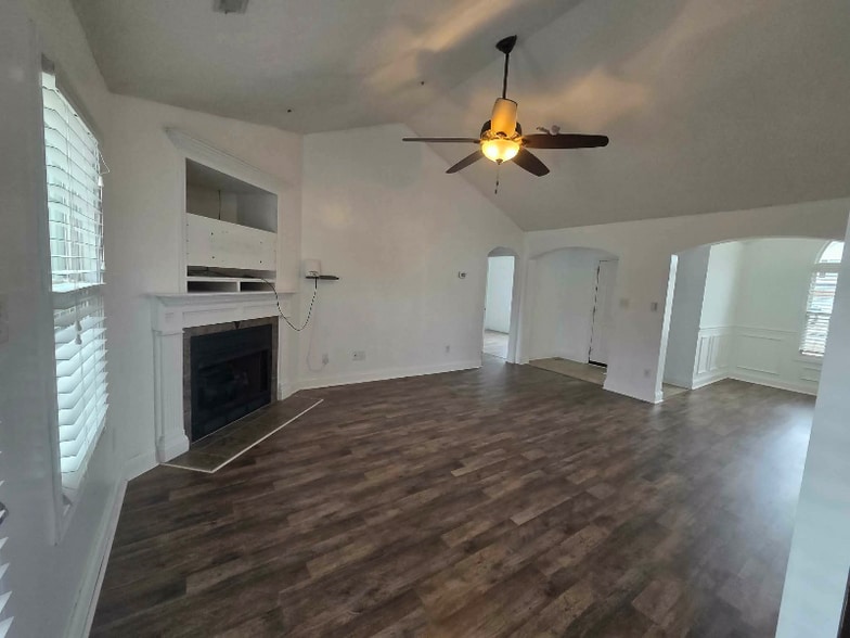 Building Photo - 141 Hidalgo Dr