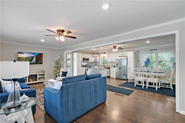 Building Photo - 1025 Hilburn Dr SE