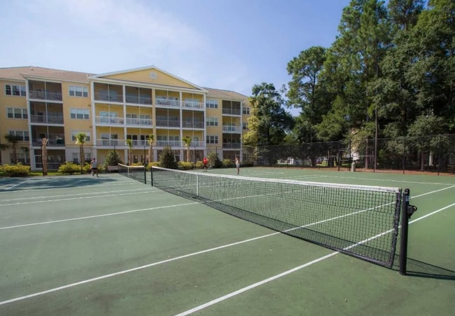 Building Photo - 601 N Hillside Dr