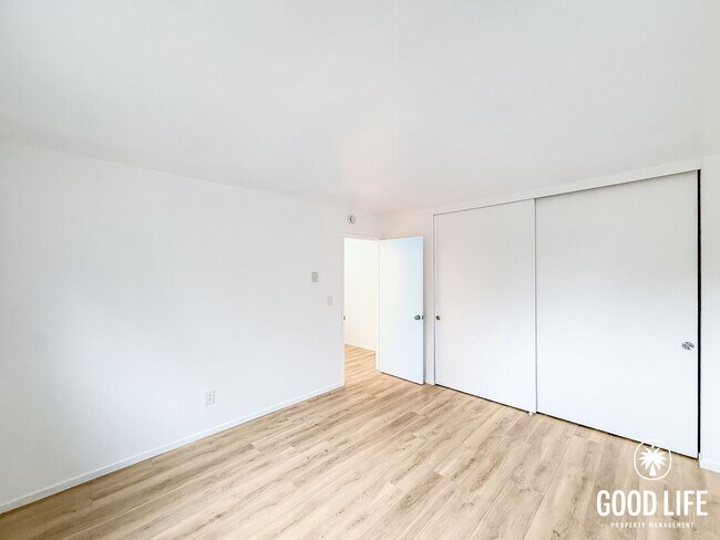 Building Photo - SD: 4BD/2BA Condo in University City with Community Pool, Private Patio & In-Unit Laundry
