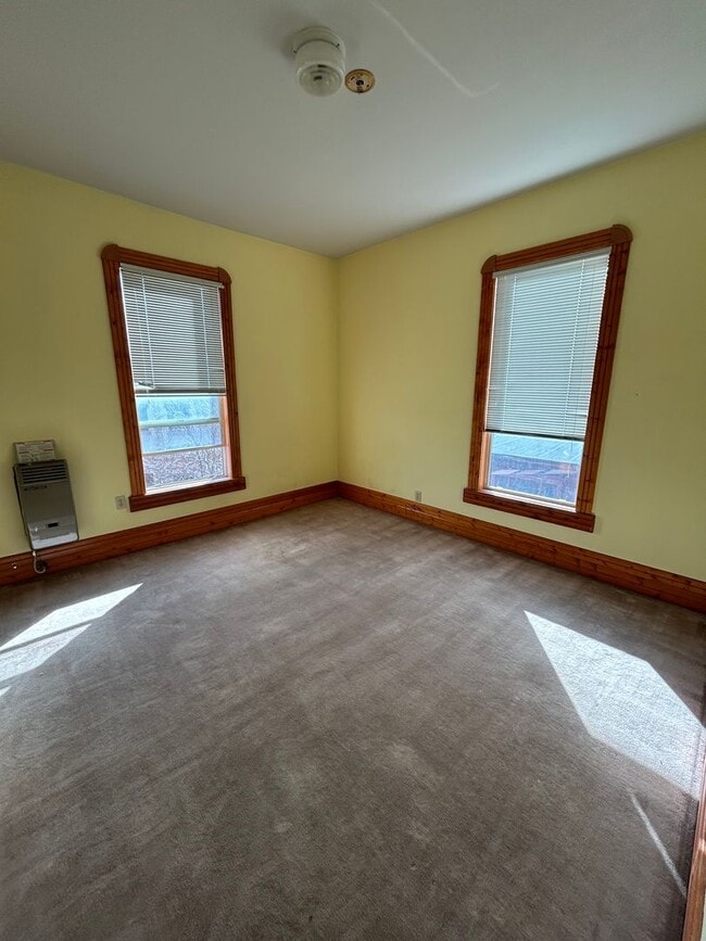 Building Photo - 307 S Idaho St