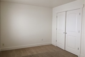 Building Photo - Spacious Townhome on Quiet Street