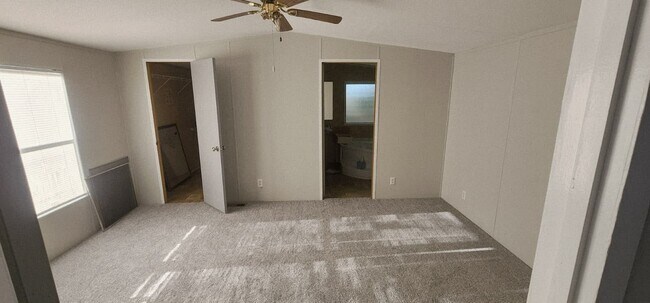 Building Photo - 405 Battlebell Rd