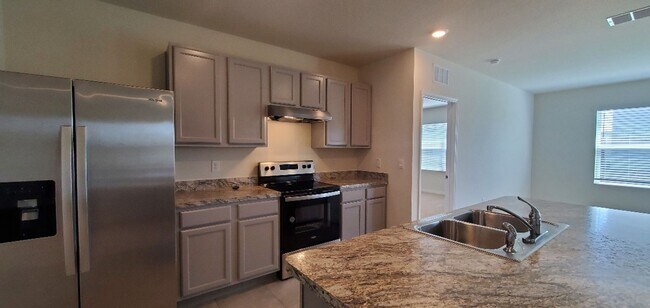 Building Photo - 3-Bedroom, 2.-Bathroom in Squires Grove/Wi...