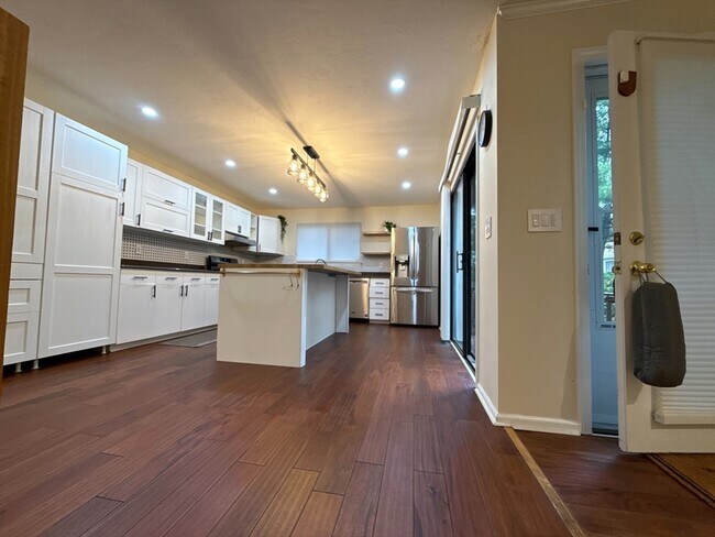 Building Photo - 73 Arrowhead Cir