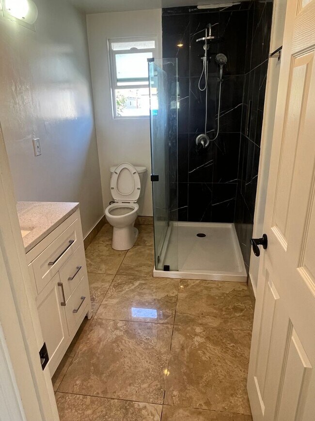 Building Photo - 134