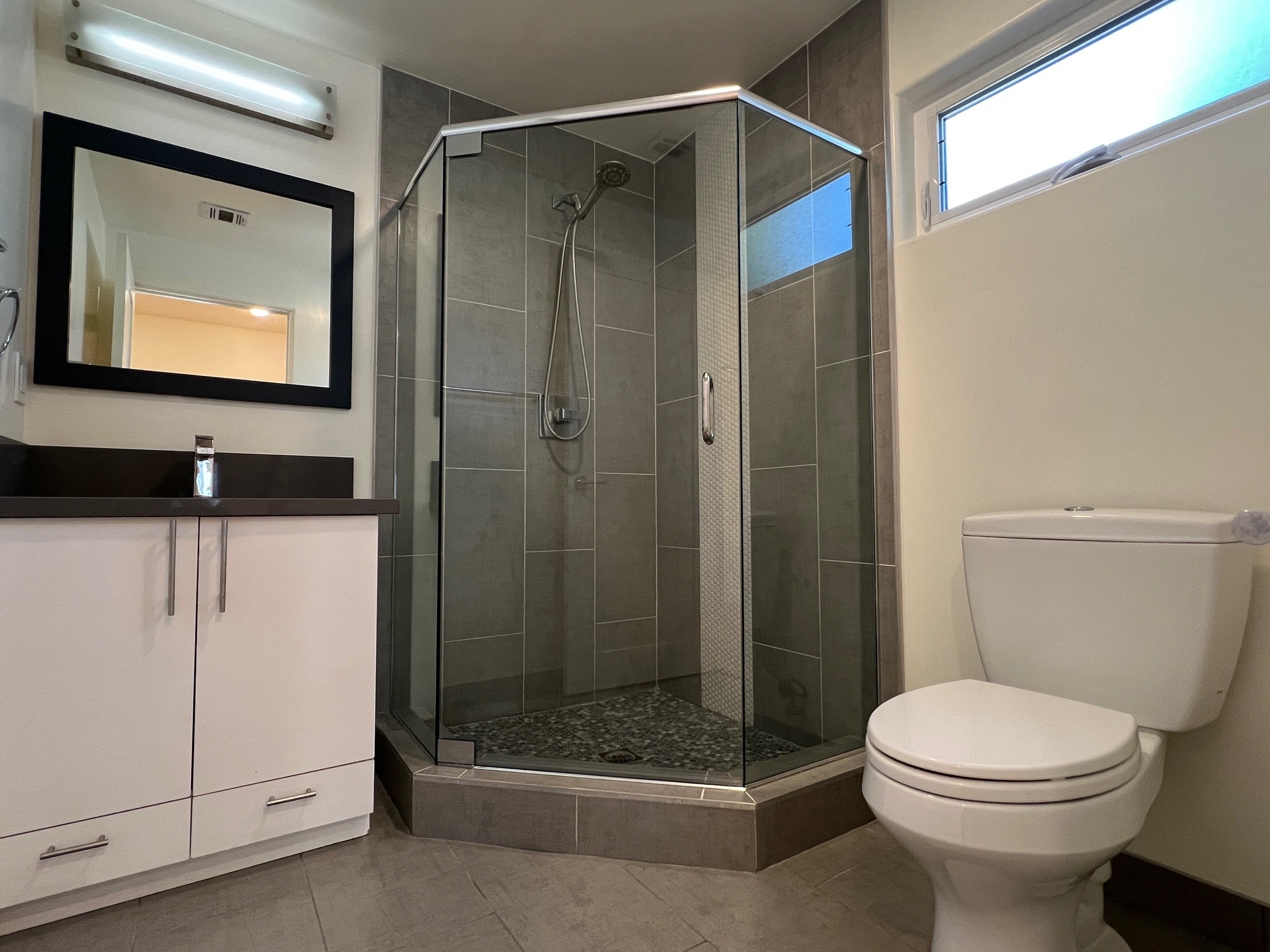 Walk In Shower - 741 Wilcox Ave