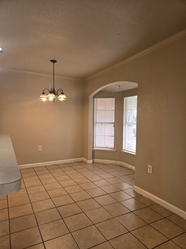 Building Photo - 9570 Bowen dr