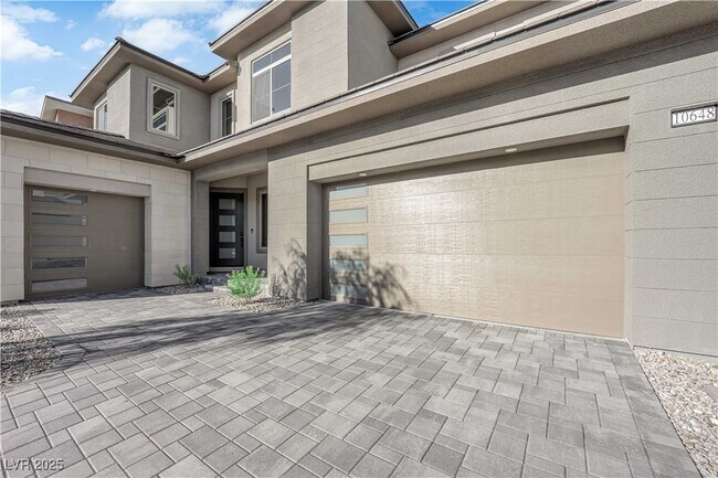 Primary Photo - 10648 Stone Ledge Ave