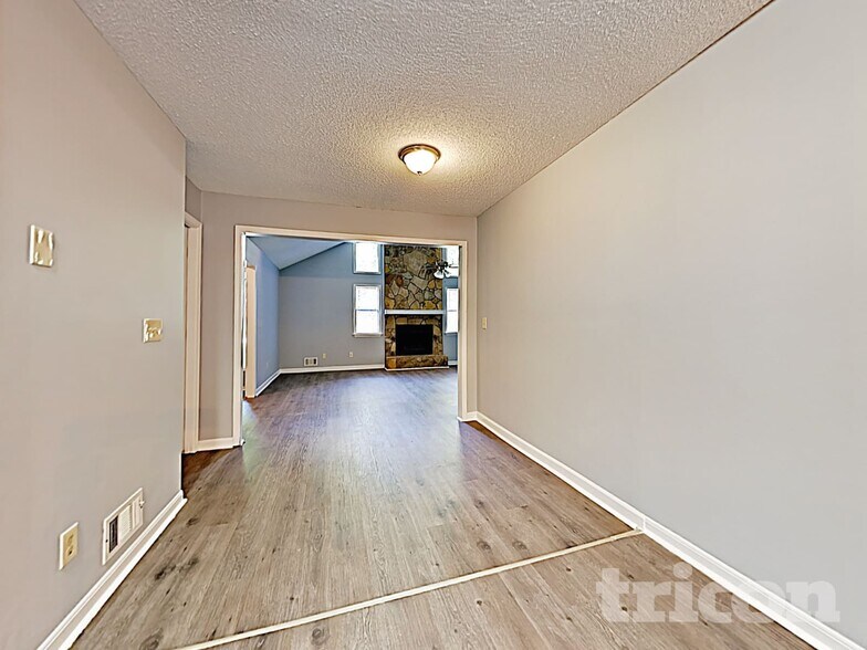 Building Photo - 4580 Woodcroft Cove