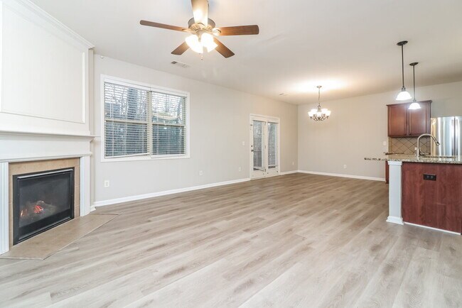 Building Photo - 275 Shaw Dr