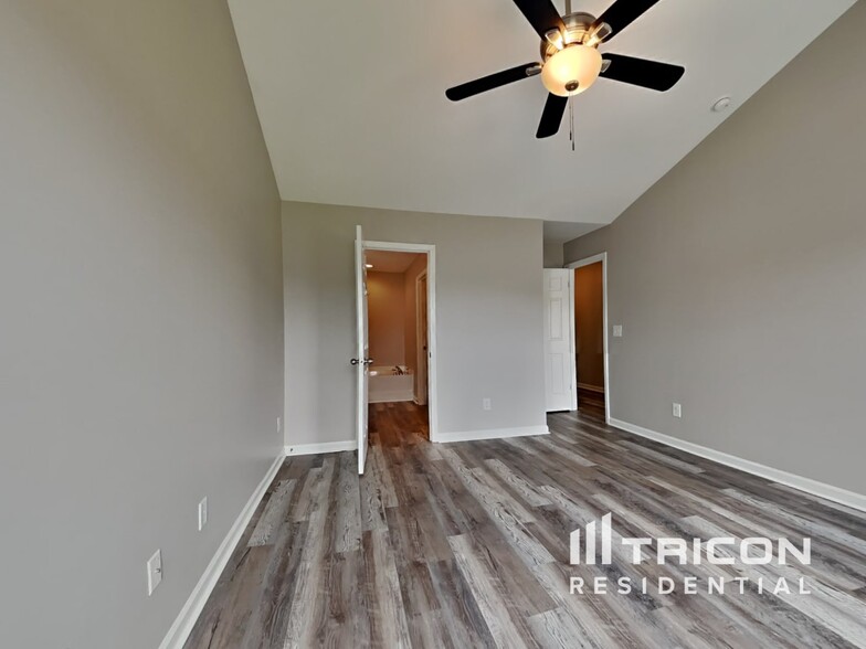 Building Photo - 2806 Wild Poplar Way
