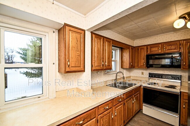 Building Photo - 2227 New Milford Rd