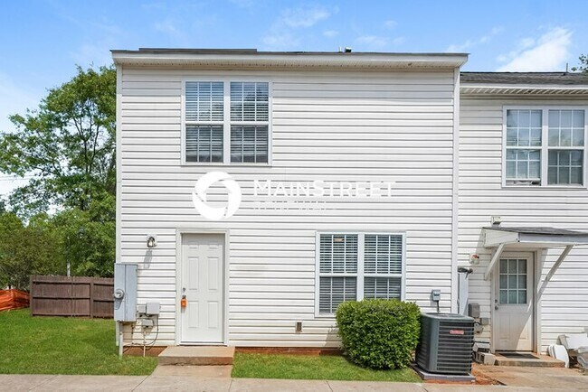 Building Photo - 3 Bedroom Pet-Friendly Home in Raleigh, NC with Main Street Renewal