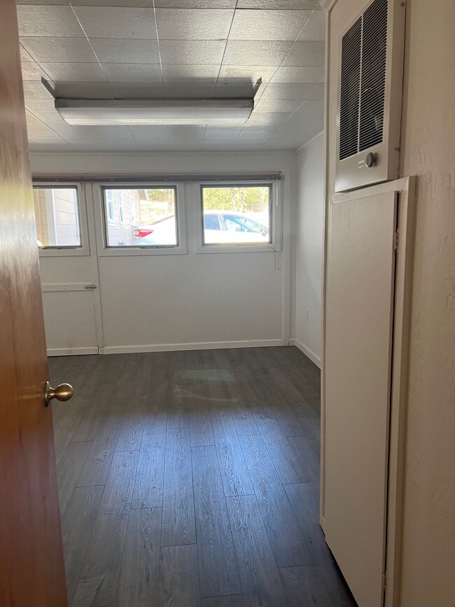 Building Photo - 863A Atherton Ave