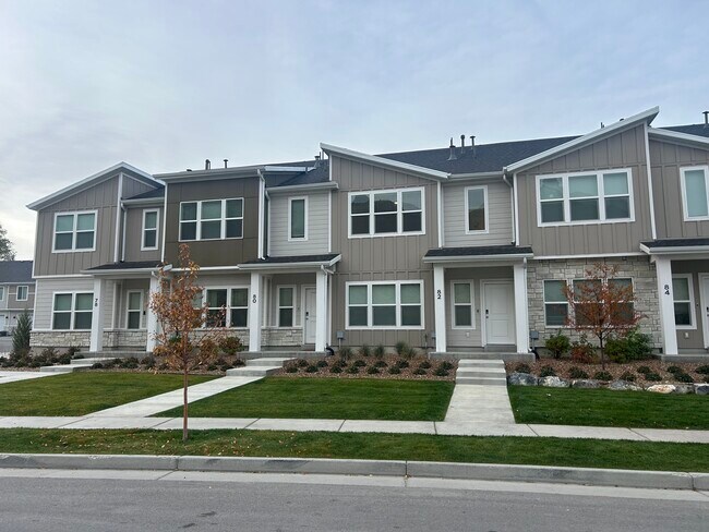 Building Photo - 82 W 925 N